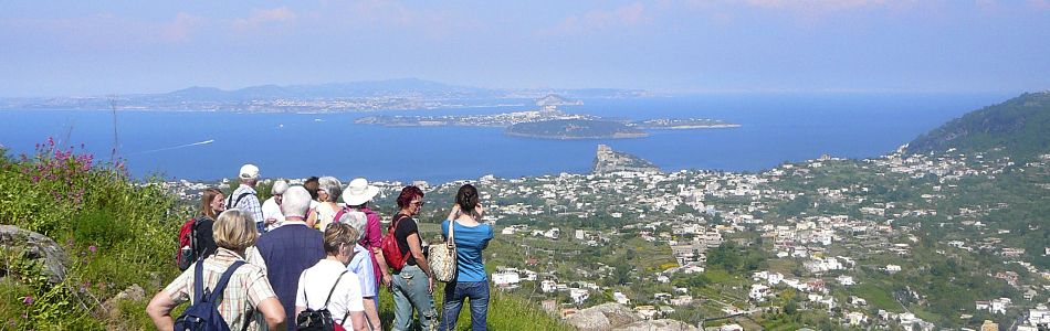 Ischia. Wanderung auf Wanderwege mit Wanderführer