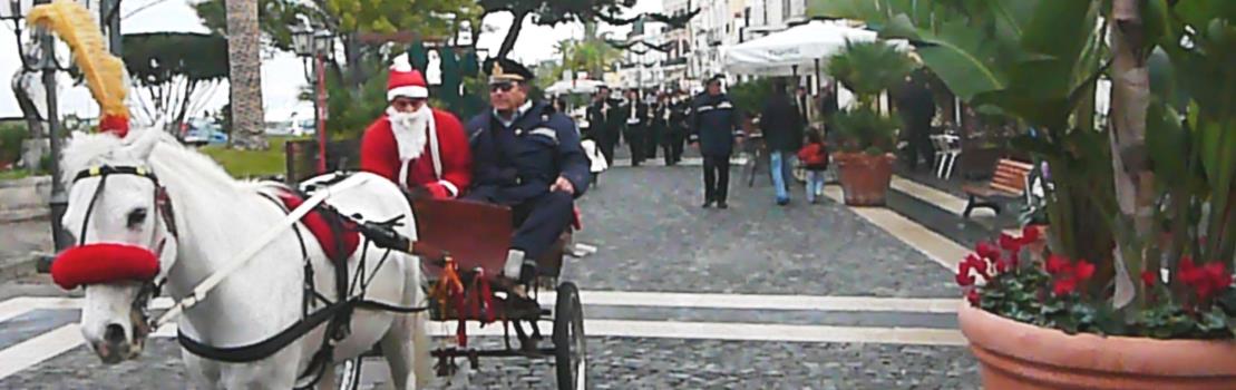 
      Casamicciola Terme. Weihnachtsmann
    