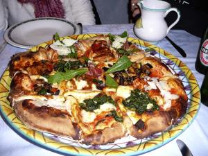 Ischia. Pizza-Vulkanika