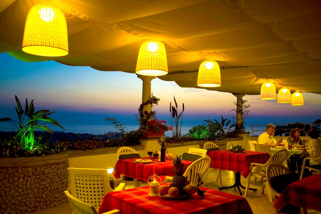 
      Forio d'Ischia. Hotel Residence La Rosa Terrasse
    
